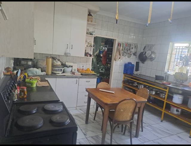 3 BEDROOM FREEHOLD FOR SALE IN RUSTENBURG NORTH
